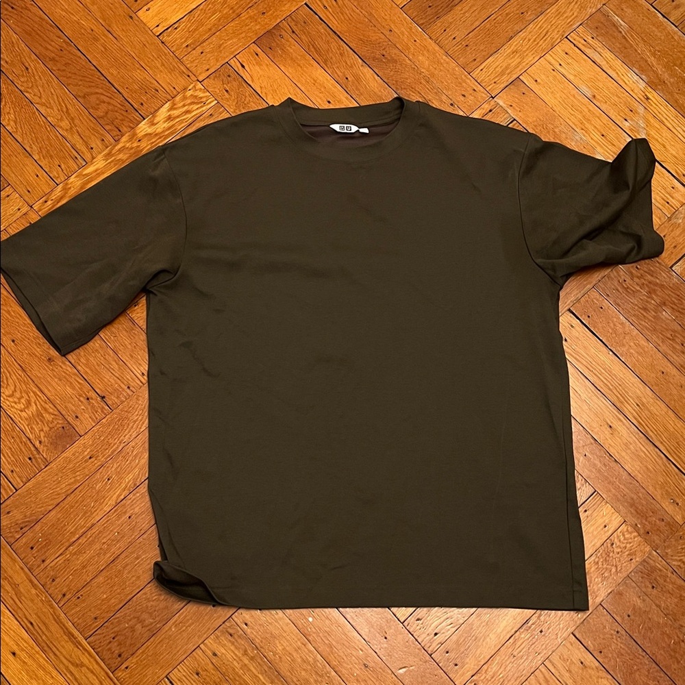 Uniqlo U AIRism Men’s T-Shirt Bundle (2) | Khaki & Olive Green | Size L - Picture 6 of 9